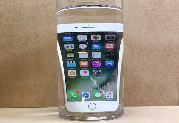iphone-8-ip68-resistant-eau